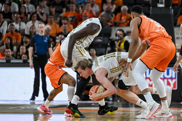 一段不同的 一段不同的